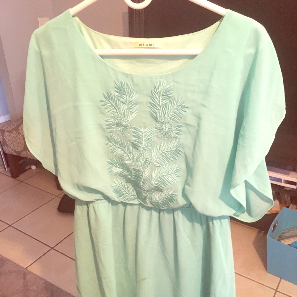 Mint green chiffon dress (size L)
